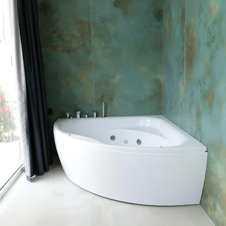 Comfort Golem (Tirana)