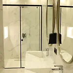 Comfort فندق 4*