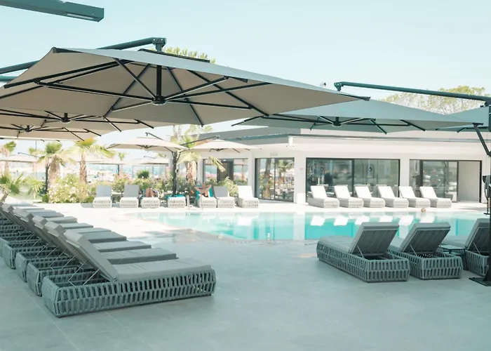 Comfort 4* Golem (Tirana)