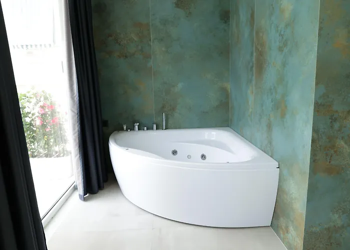 Comfort Golem (Tirana)